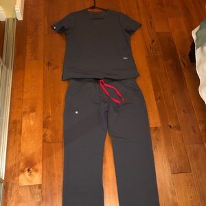 NWOT FIGS Limited Edition Charcoal Scrub Set